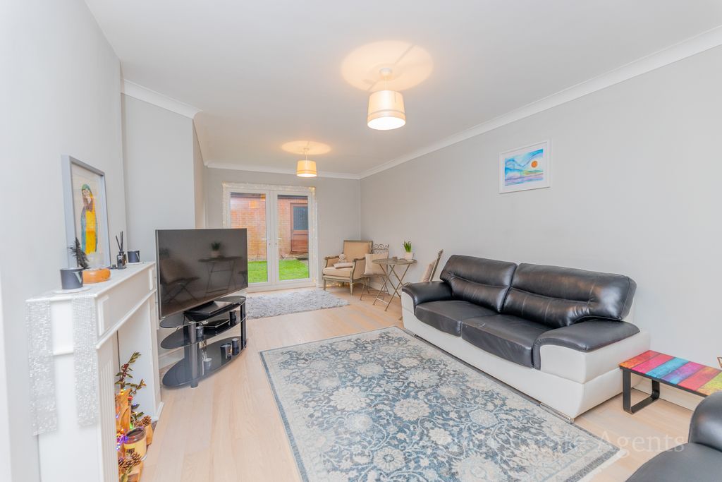 Property photo 3 of 23