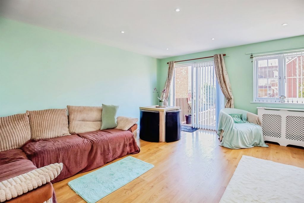 Property photo 2 of 15