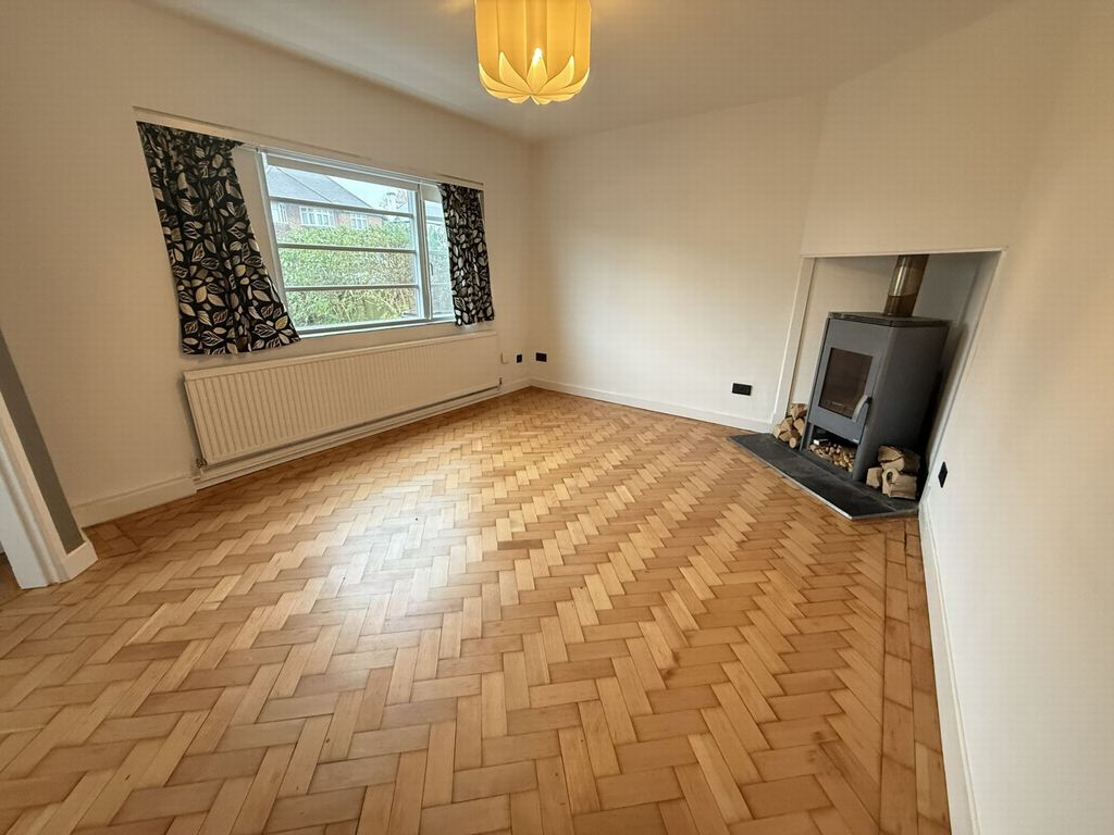 Property photo 2 of 11 Lounge