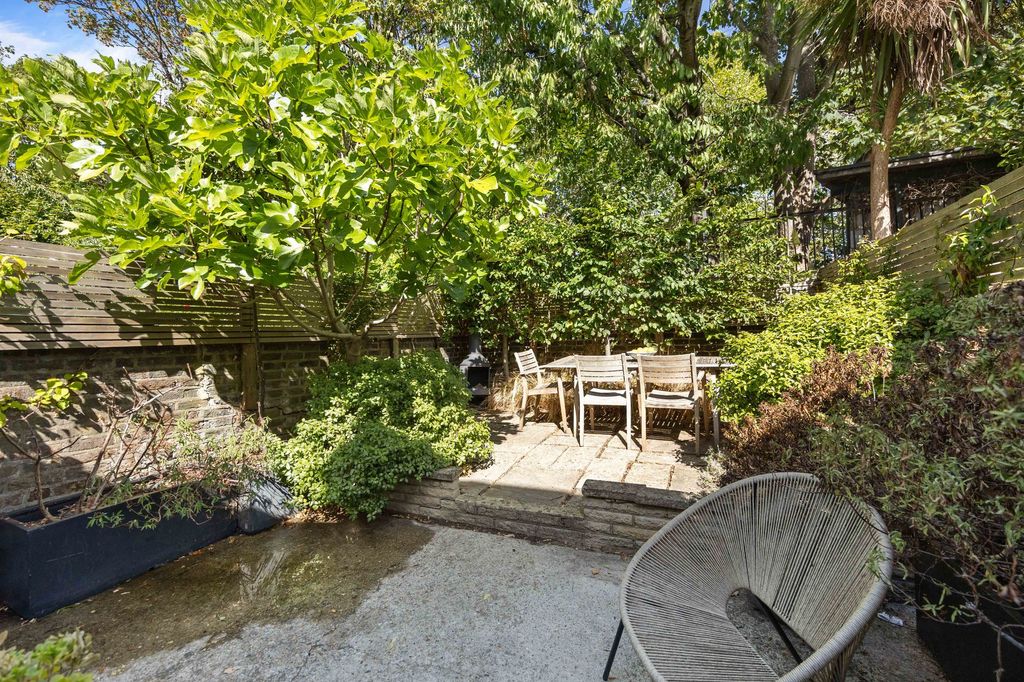 Property photo 3 of 31