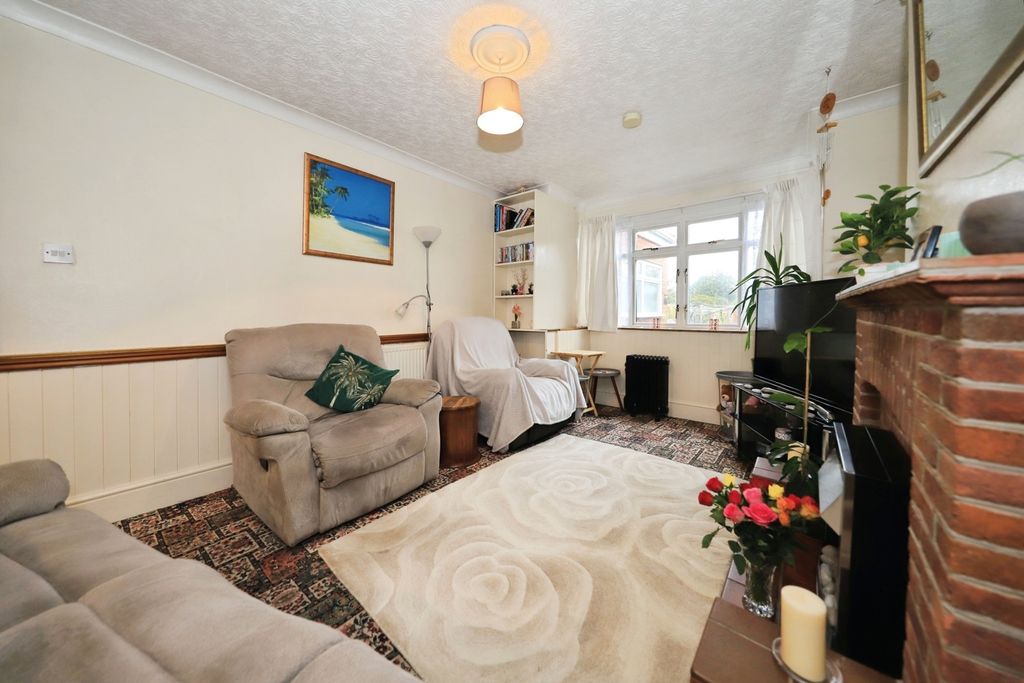 Property photo 3 of 17 Photo