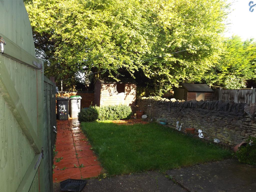 Property photo 3 of 8