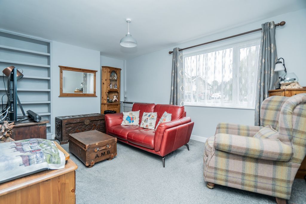 Property photo 3 of 18