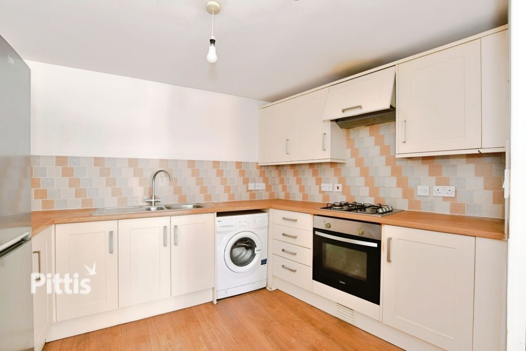 Property photo 2 of 11