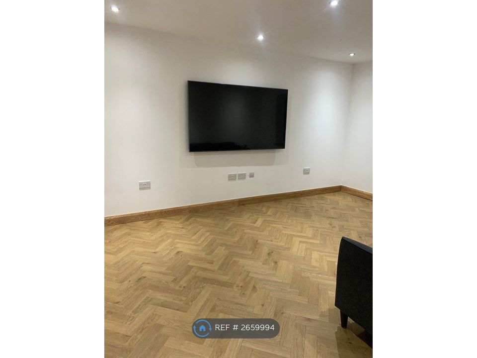 Property photo 2 of 14 Living Room