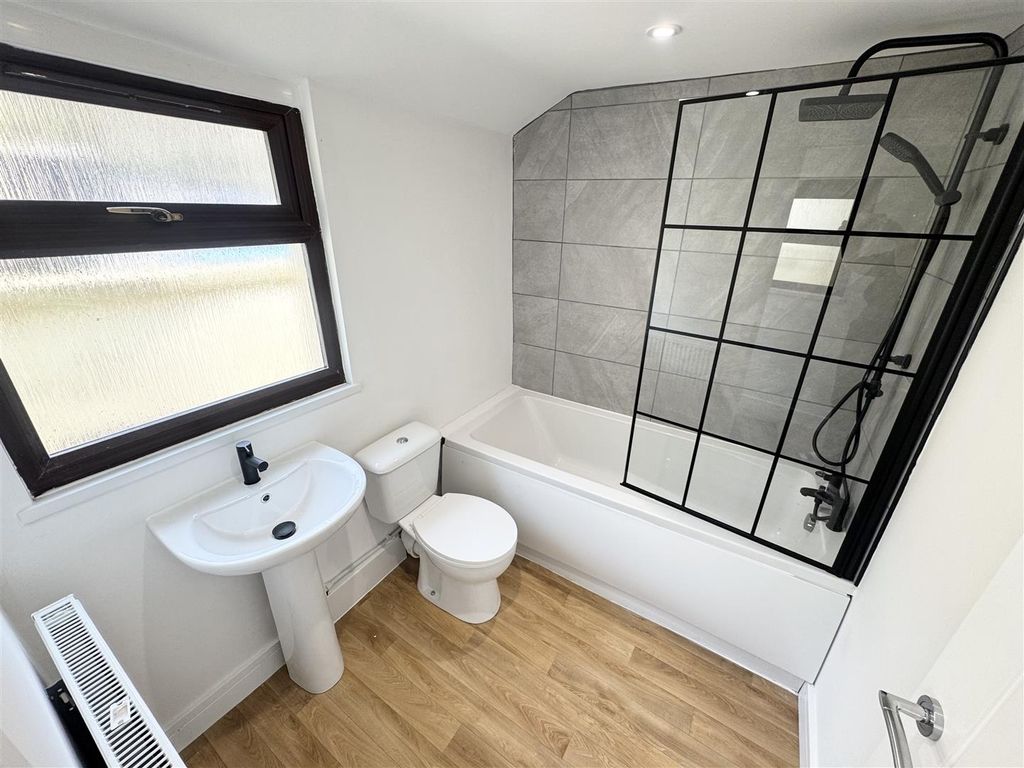 Property photo 1 of 13 Tempimagerrt5Zq.Jpg
