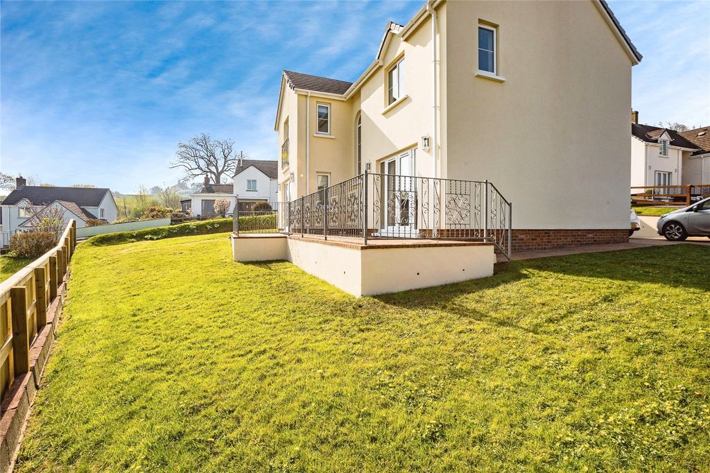 Property photo 2 of 22 Picture No. 20