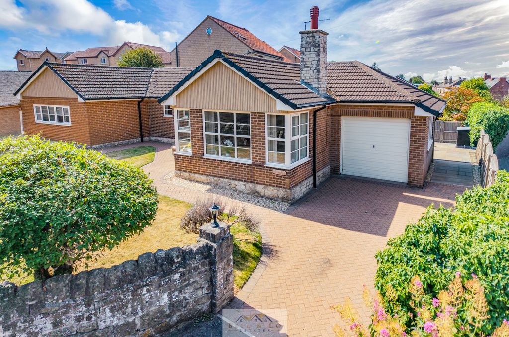 Property photo 1 of 31