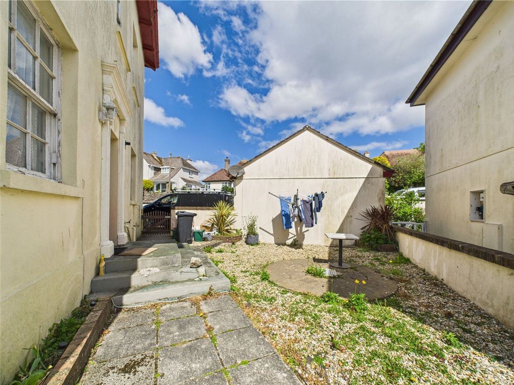 Property photo 2 of 12 Picture No. 10