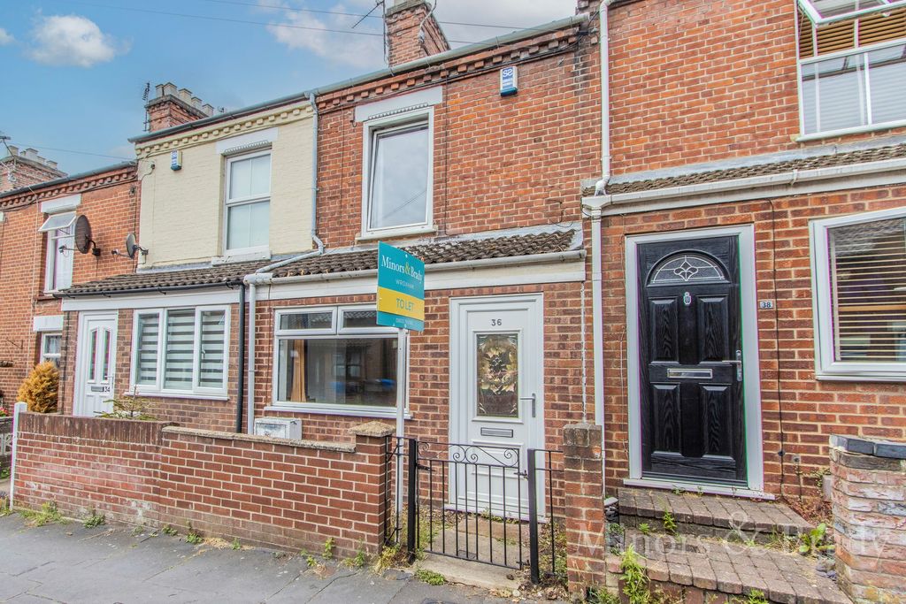 Property photo 1 of 12