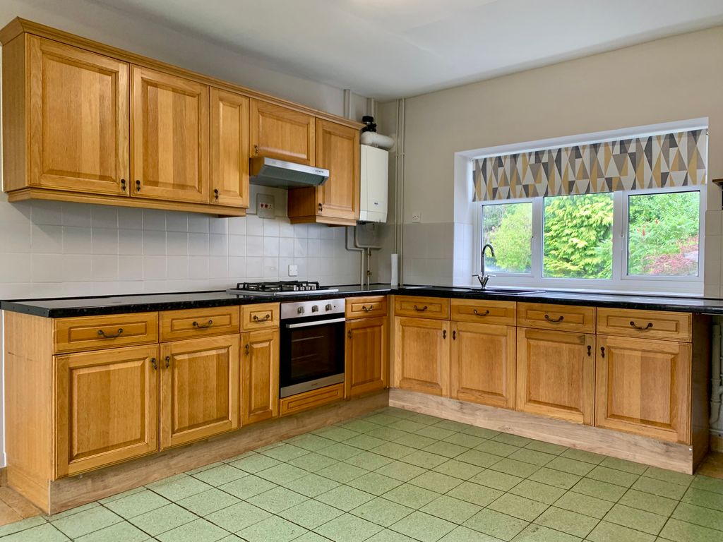 Property photo 3 of 13 Kitchen