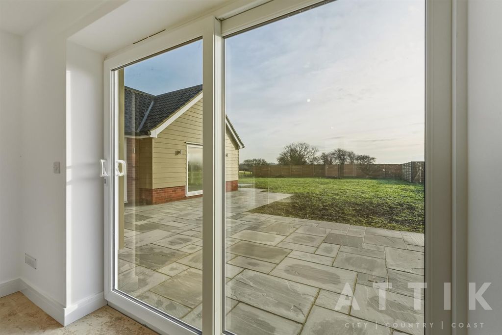 Property photo 3 of 53 Ar705433.Jpg