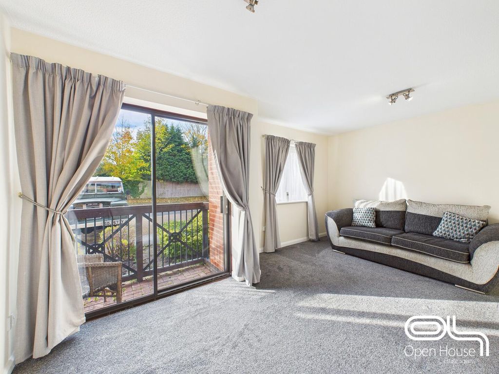 Property photo 2 of 9 Living Room