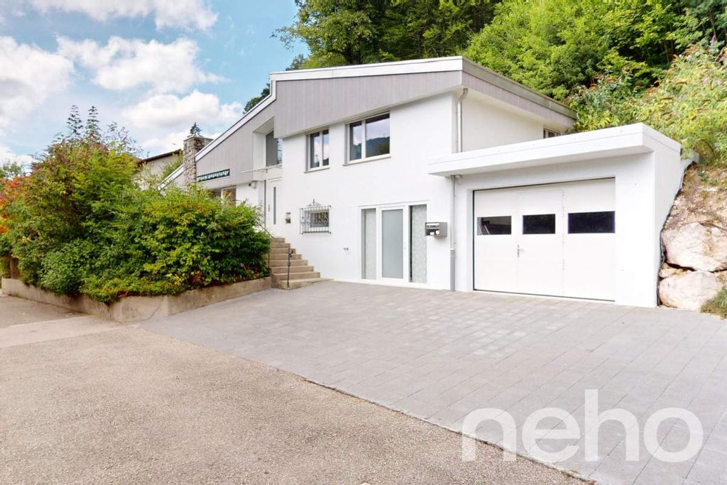 Property photo 2 of 13