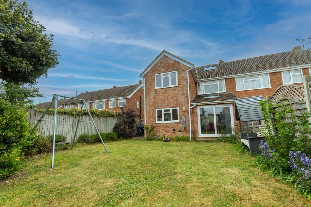 Property photo 2 of 27