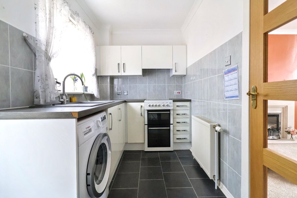 Property photo 2 of 12 Picture No. 05