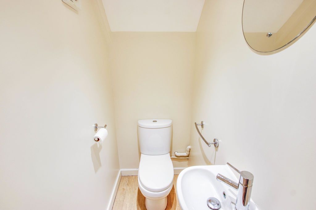 Property photo 3 of 12 Photo 7