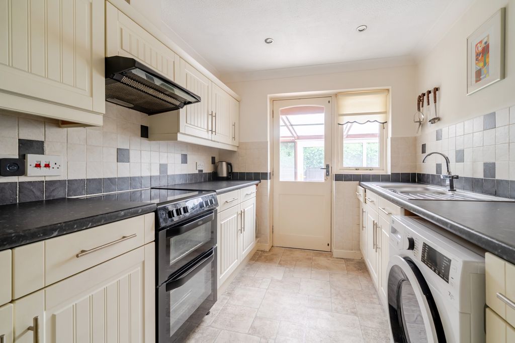 Property photo 3 of 23 1454183-12-69Fdb96097136