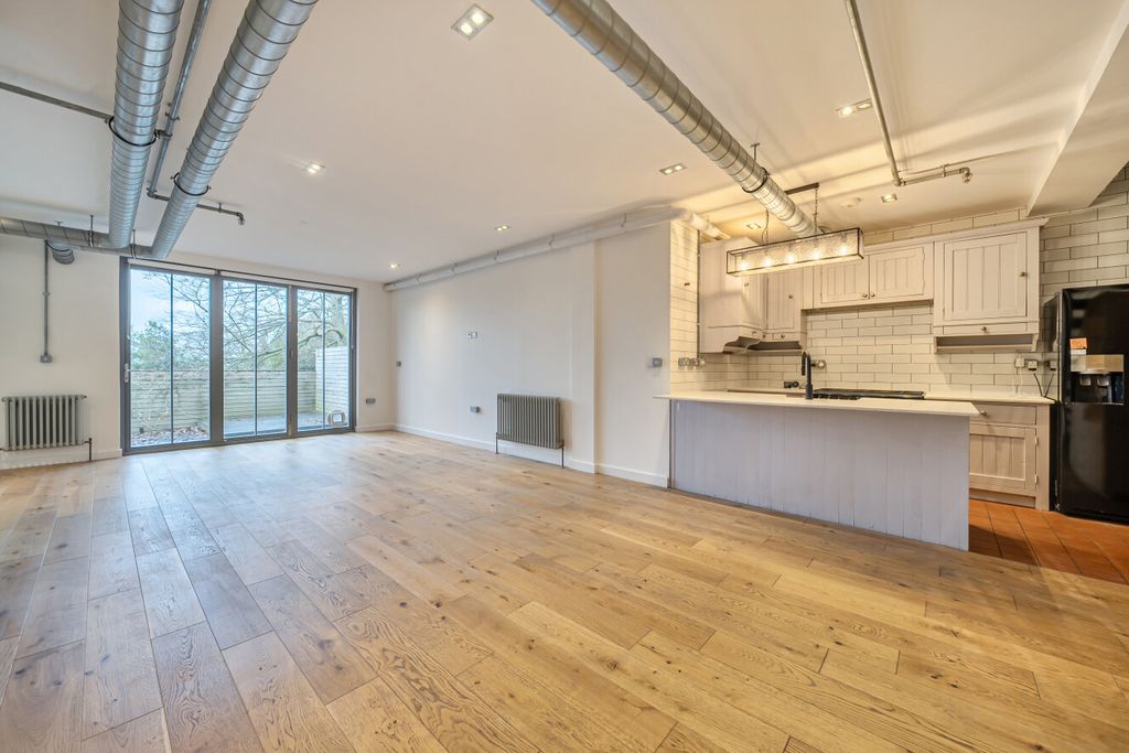 Property photo 1 of 13 1409223-8-6989c8F...