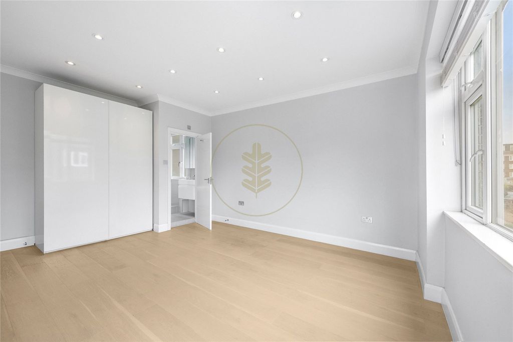 Property photo 3 of 15 Picture No. 04