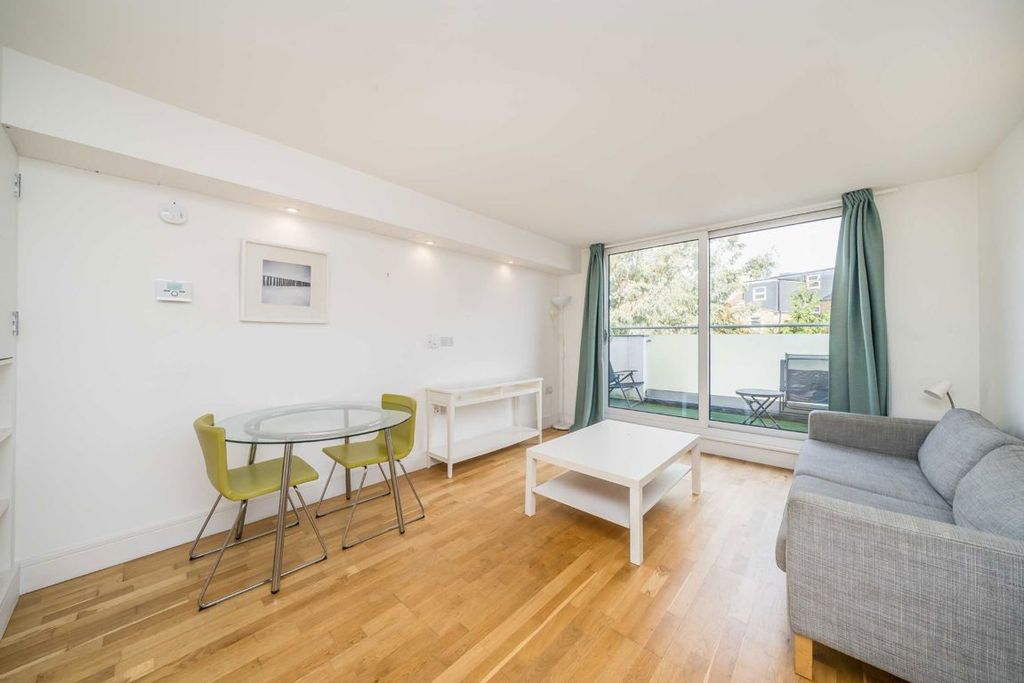 Property photo 2 of 6