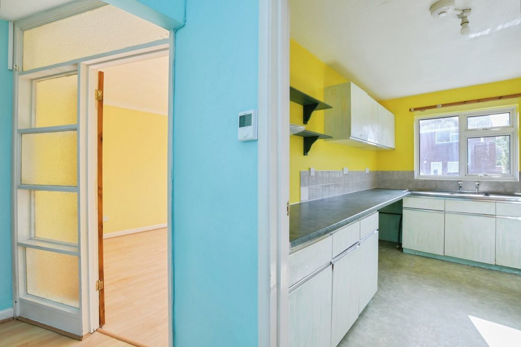 Property photo 2 of 12 Hallway