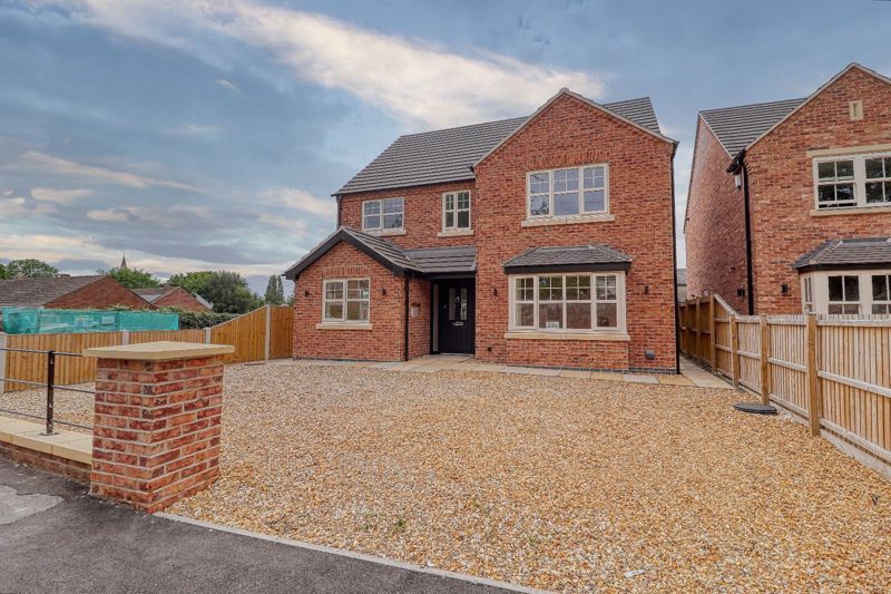 Property photo 1 of 19 Frontal