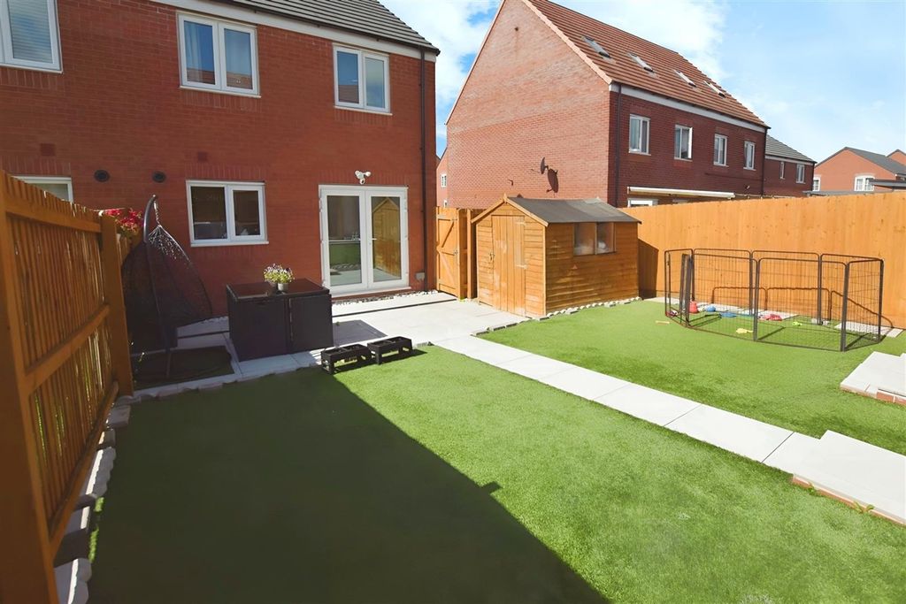Property photo 3 of 15 Rear Gardens