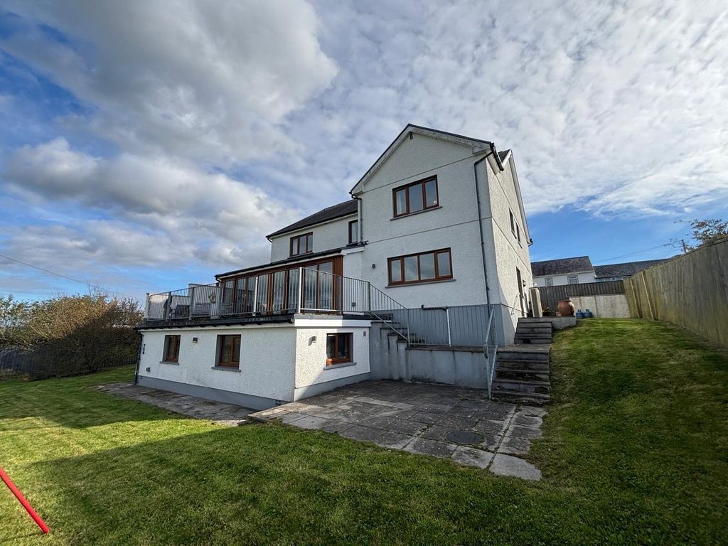 Property photo 3 of 36