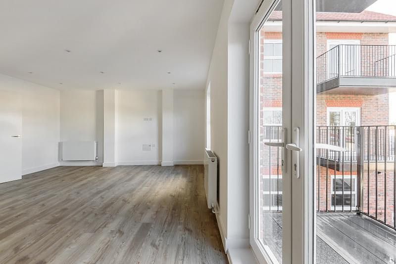 Property photo 3 of 9 Lounge