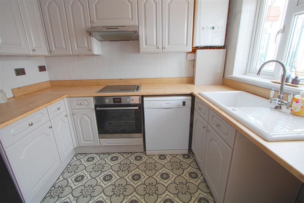 Property photo 2 of 13 Kitchen