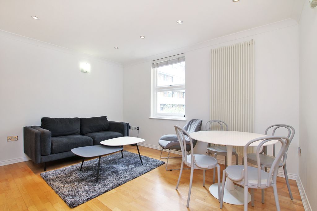 Property photo 1 of 11 Open-Plan Lounge