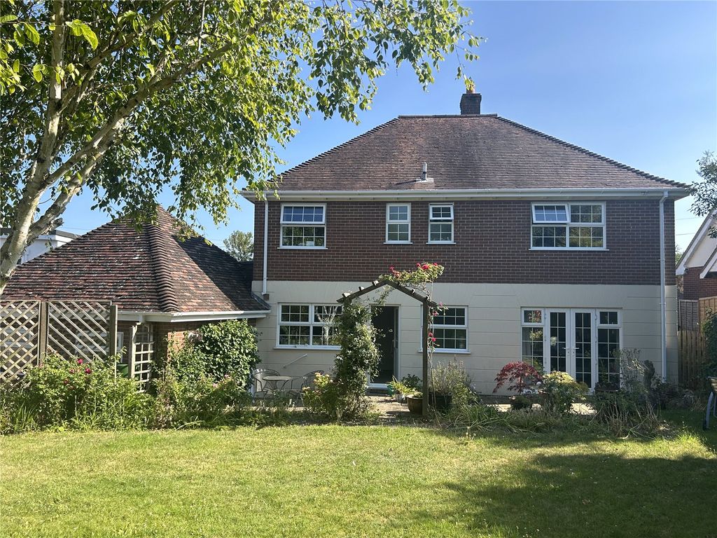 Property photo 2 of 16 Picture No. 27