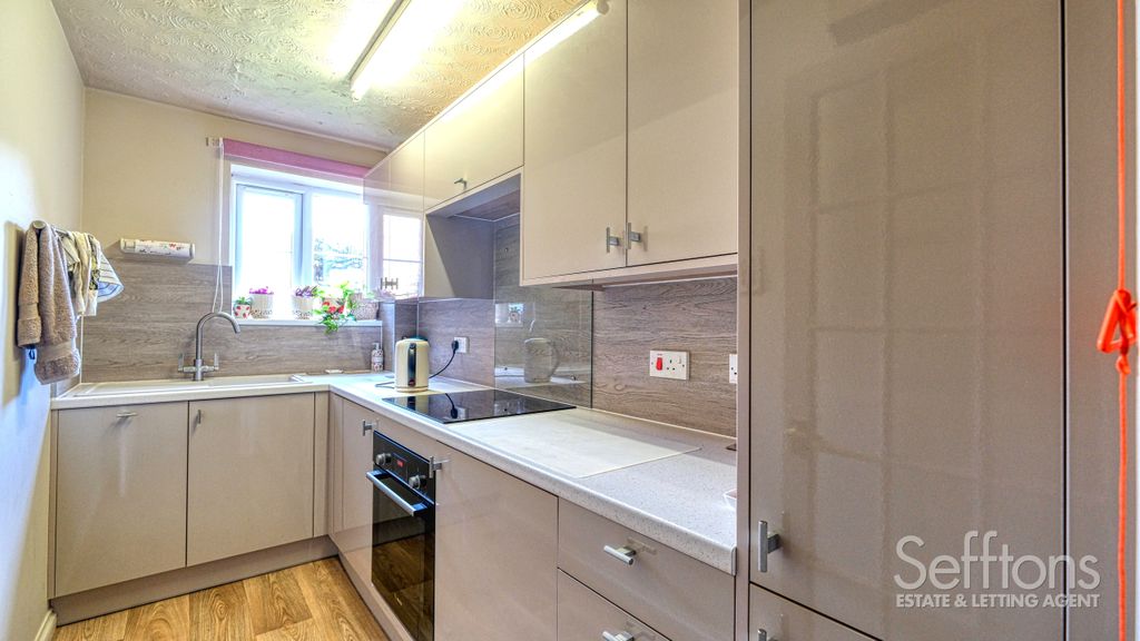 Property photo 2 of 8 Dscf0760_7