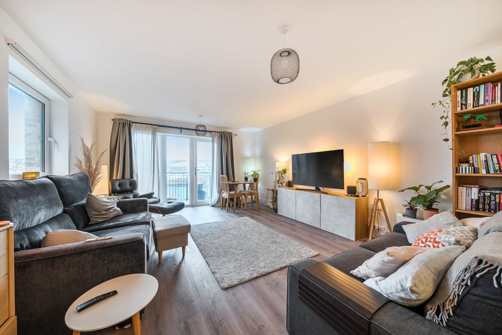 Property photo 3 of 8 Picture No. 25