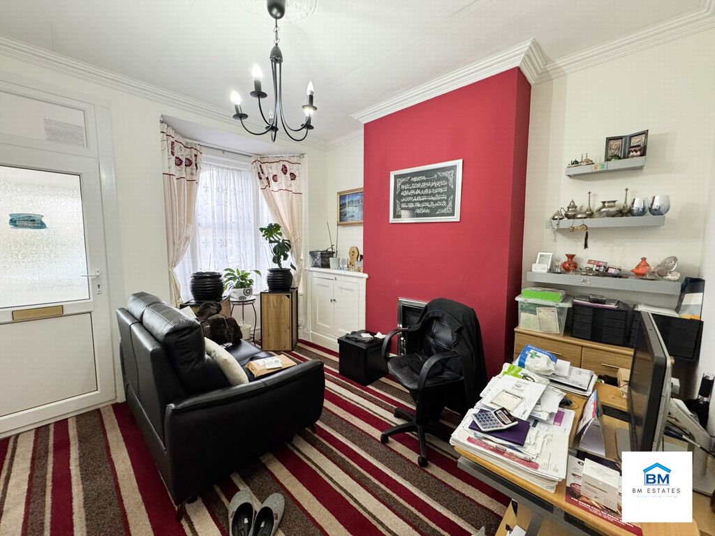 Property photo 2 of 10 Sitting Room