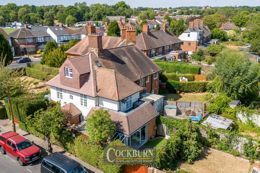 Property photo 1 of 33