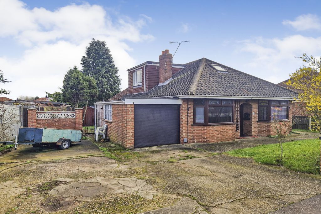 Property photo 1 of 16 Outside