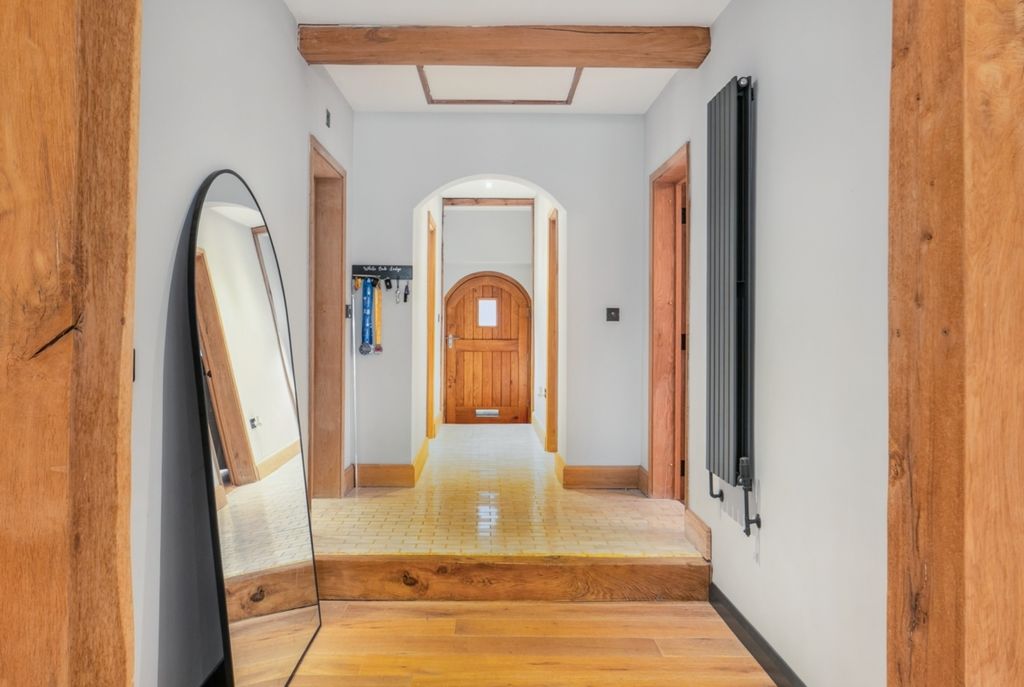 Property photo 3 of 23