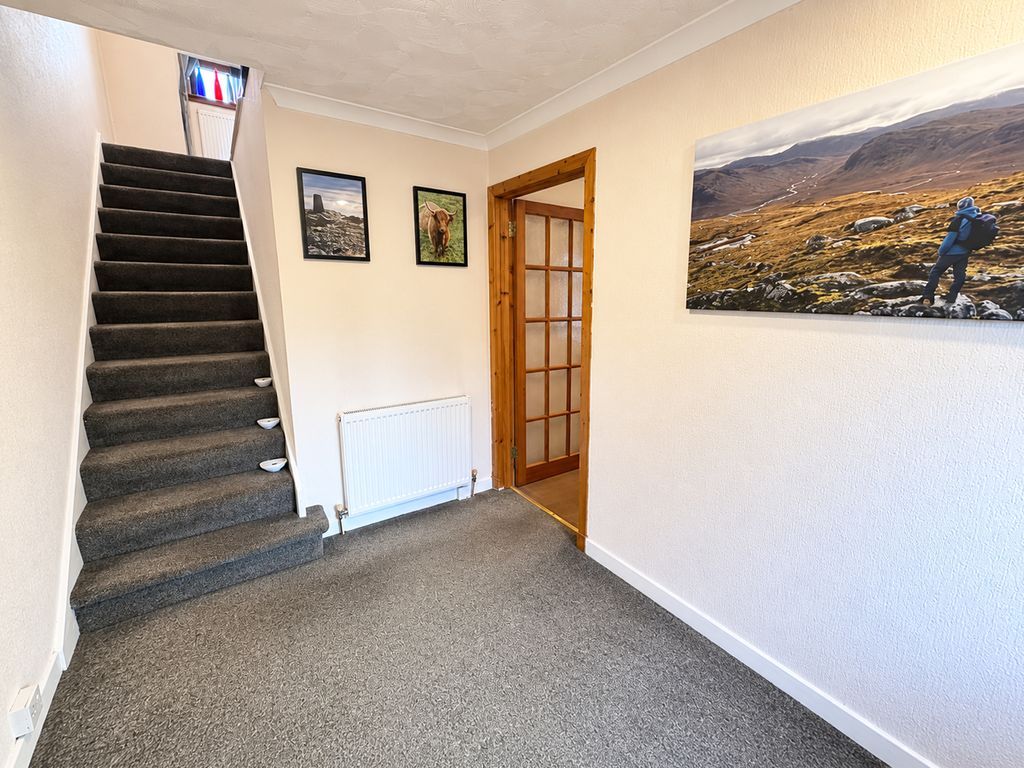 Property photo 3 of 34