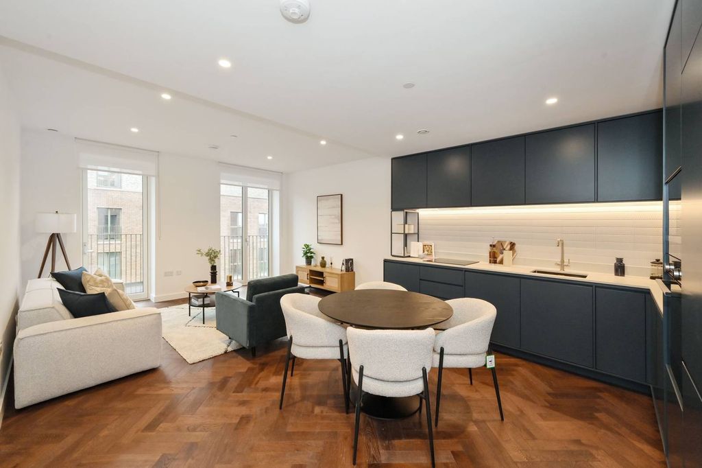 Property photo 1 of 22