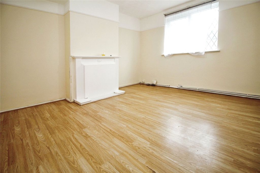 Property photo 3 of 13 Picture No. 02