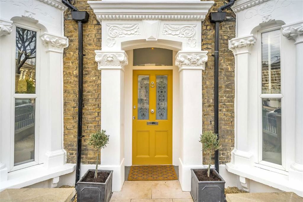 Property photo 2 of 19