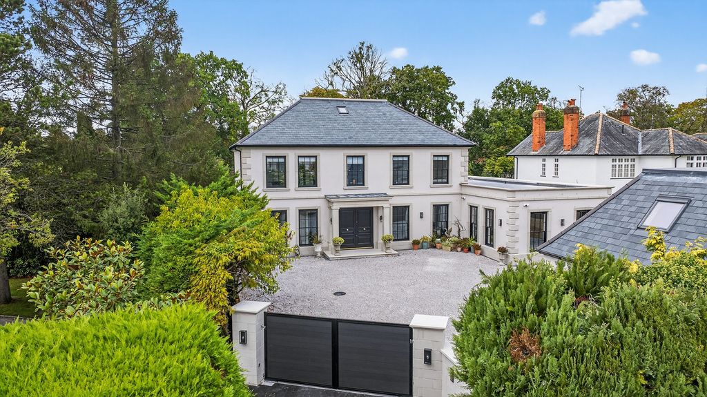 Property photo 1 of 31