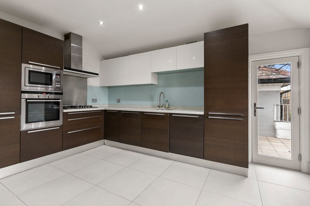 Property photo 1 of 12 Kitchen