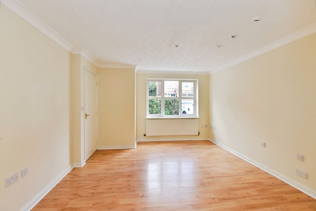 Property photo 3 of 19 Pbox-Img.Jpg