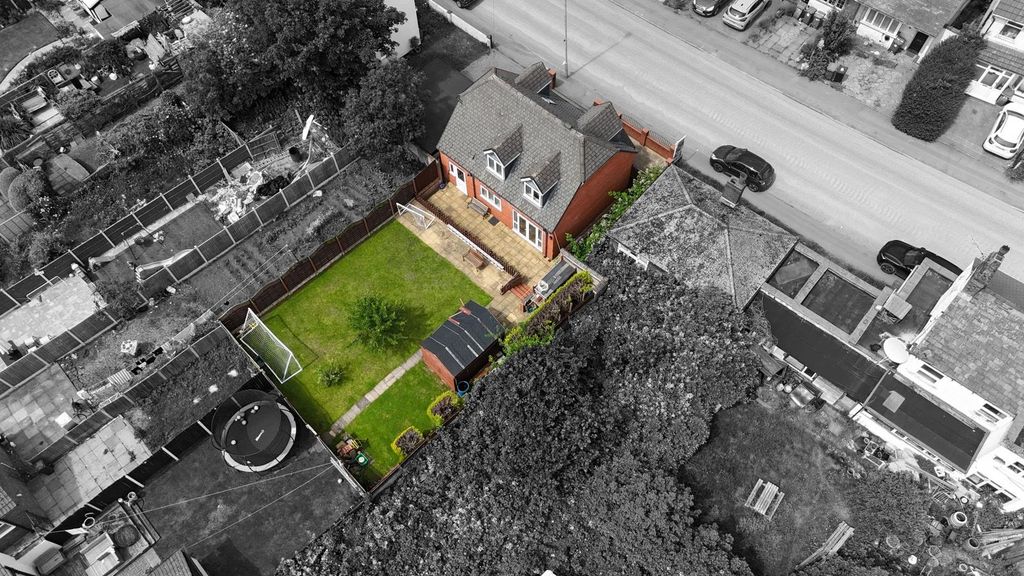 Property photo 3 of 32