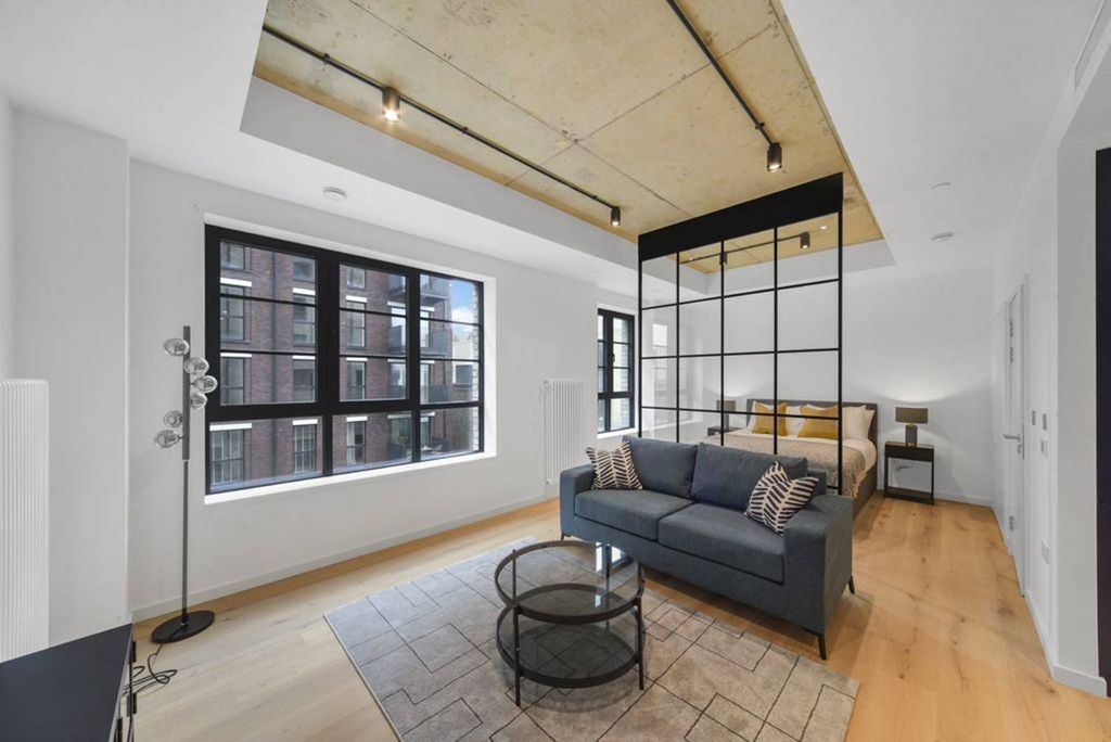 Property photo 2 of 6