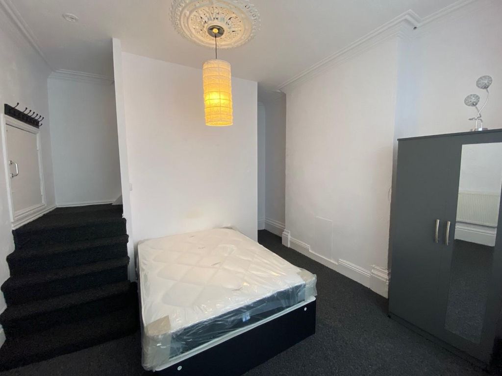 Property photo 3 of 7 Thumbnail_Img_9529.Jpg