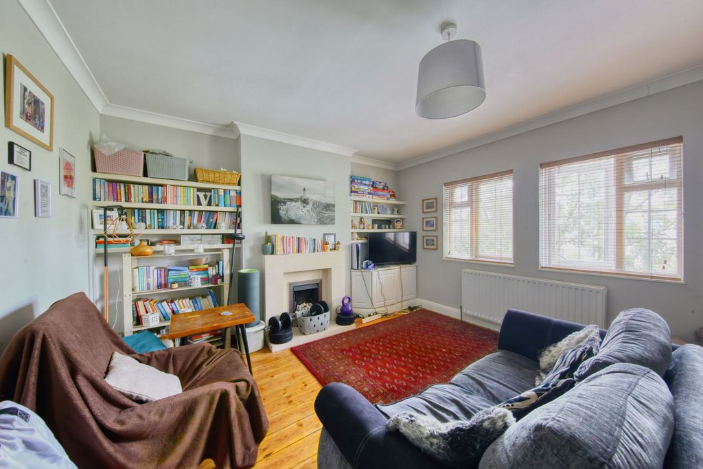Property photo 3 of 11 Photo 6